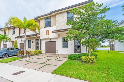 15583-15583 Nw 91st Ct, Miami Lakes, FL, 33018-6358 | Card Image