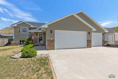 7912 Steamboat Rd, Summerset, SD, 57769-3205 | Card Image