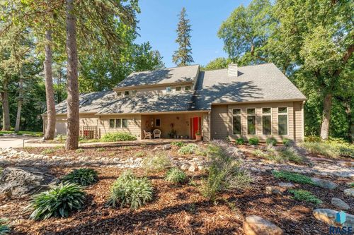 4205 S Pine Cone Pl, Sioux Falls, SD, 57105-6702 | Card Image