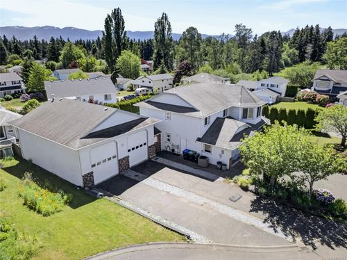 1425 Sabre Crt, Comox, BC, V9M2X2 | Card Image