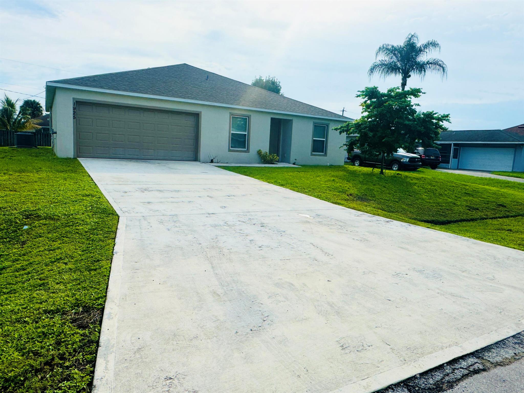 Flower Ln, Port Saint Lucie, FL 34953
