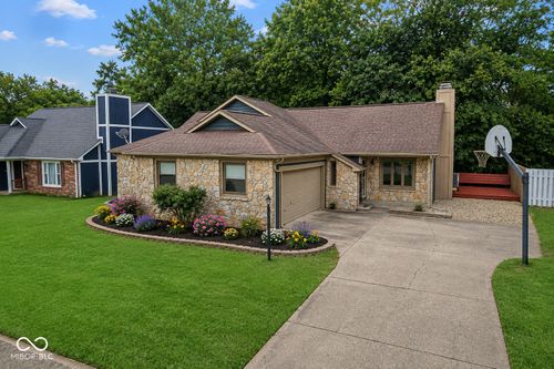 841 Westridge Cir, Noblesville, IN, 46062-9203 | Card Image