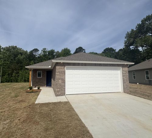 830 Gussy Ln, Benton, AR, 72019-6167 | Card Image