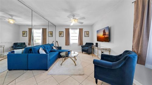 apt-209-415 Ne 2nd St, Hallandale Beach, FL, 33009-4310 | Card Image