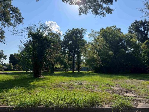 2335 Pear St, Beaumont, TX, 77701 | Card Image