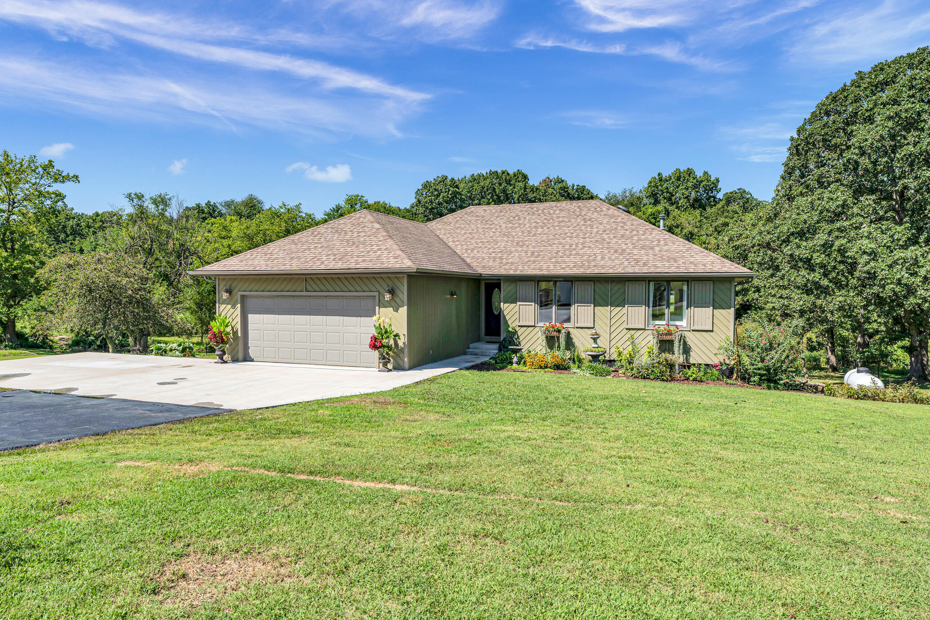 Twin Lakes Dr, Billings, MO 65610
