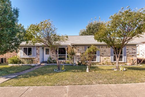 1301 Cedarcrest Dr, Mesquite, TX, 75149-5655 | Card Image