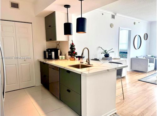 apt-1003-2000 N Bayshore Dr, Miami, FL, 33137-5122 | Card Image