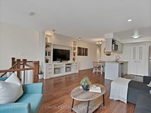 302-72 Aerodrome Cres, East York, ON, M4G4J1 | Card Image