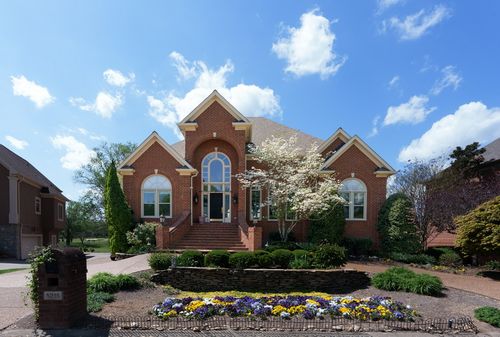 5215 Country Club Dr, Brentwood, TN, 37027-5175 | Card Image