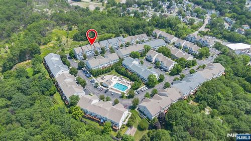 74 Mountainside Dr, Pompton Lakes, NJ, 07442-1761 | Card Image