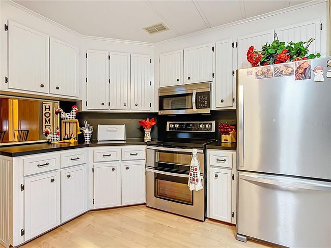 Stainless Steel Appliances | Image 12