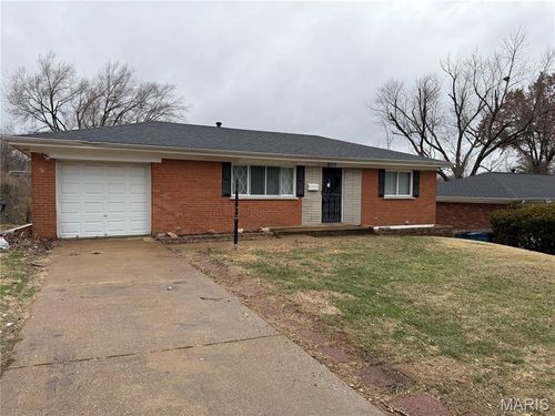 8775 Darnell Pl, Jennings, MO, 63136-2706 | Card Image