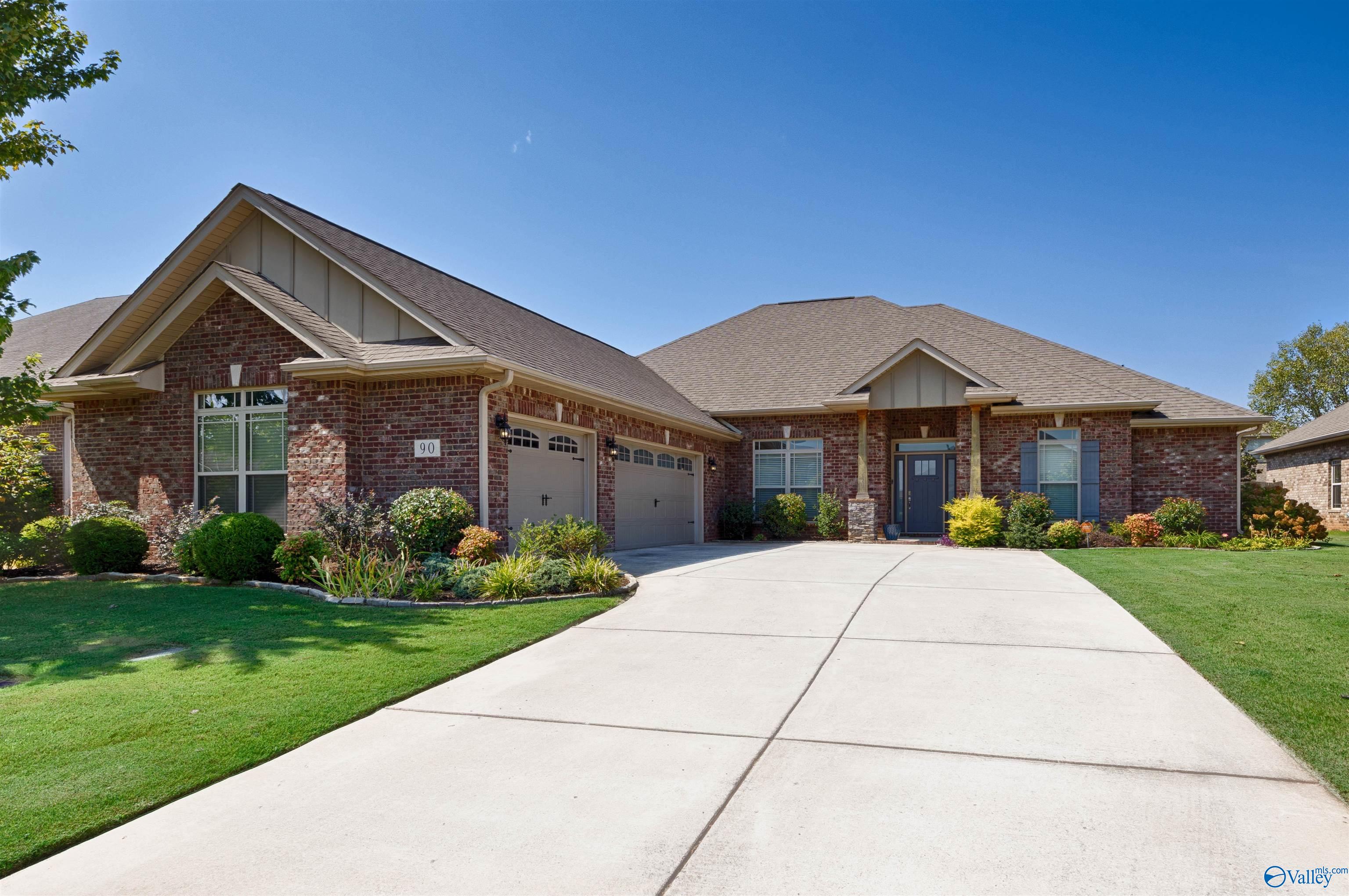 Nutcracker Ln, Huntsville, AL 35824