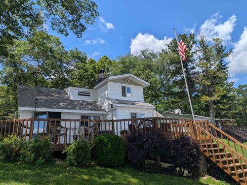 847 S Crescent Ave, Au Gres, MI, 48703-9574 | Card Image