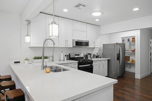 3809 Territory St, Las Vegas, NV, 89121-7216 | Card Image