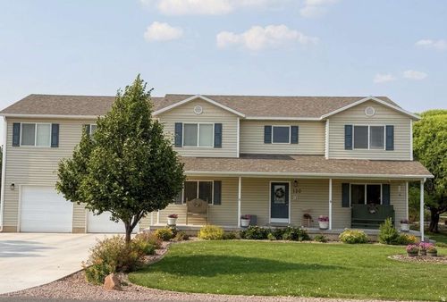 120 W 975 S, Roosevelt, UT, 84066-3253 | Card Image