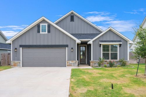 424 Brazos Bnd, Somerville, TX, 77879-1157 | Card Image