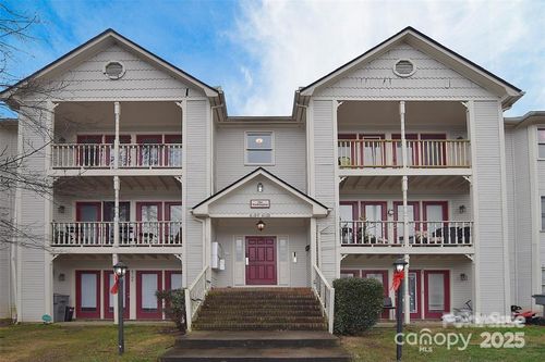 6120 Meadow Rose Ln, Charlotte, NC, 28215-3697 | Card Image