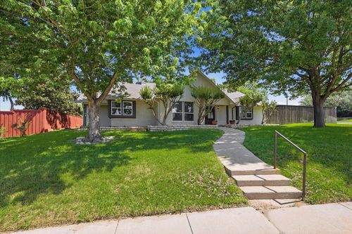 2625 Ramblewood Dr, Carrollton, TX, 75006-2113 | Card Image