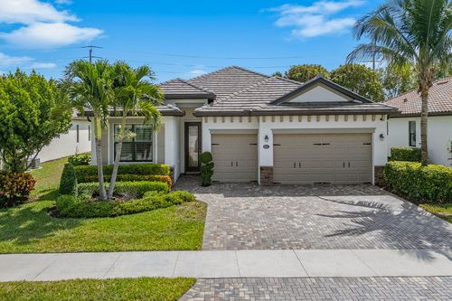9381 Glenforest Dr, NAPLES, FL, 34120-5274 | Card Image