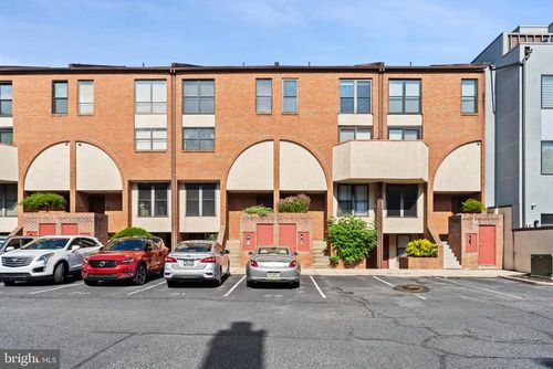 dr11a-214 N 22nd St, PHILADELPHIA, PA, 19103-1378 | Card Image