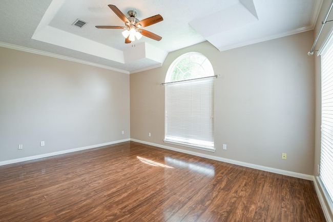 21818 Windsor Castle Dr, House other with 3 bedrooms, 2 bathrooms and 2 parking in Spring TX | Image 17