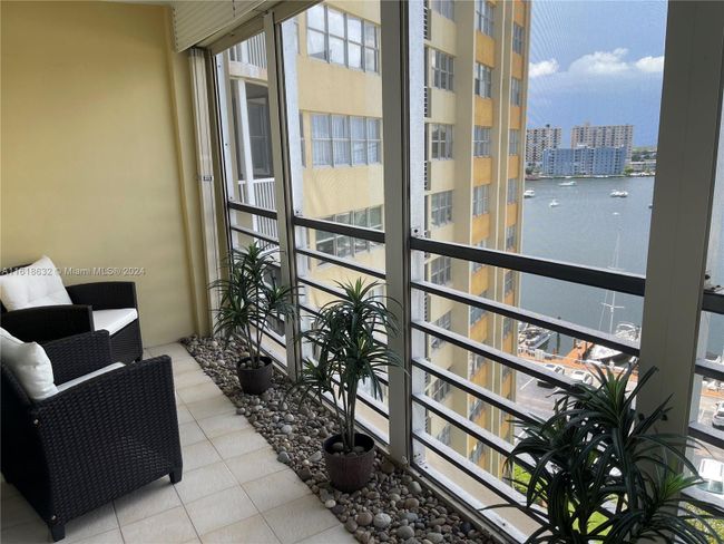 909 - 100 Golden Isles Dr, Condo with 1 bedrooms, 1 bathrooms and null parking in Hallandale Beach FL | Image 29