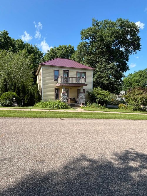 206 W Randolph St, Rosholt, WI, 54473-9541 | Card Image