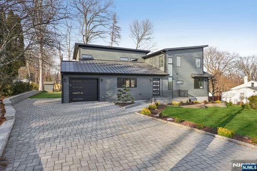 107 High St, Randolph, NJ, 07869-2214 | Card Image