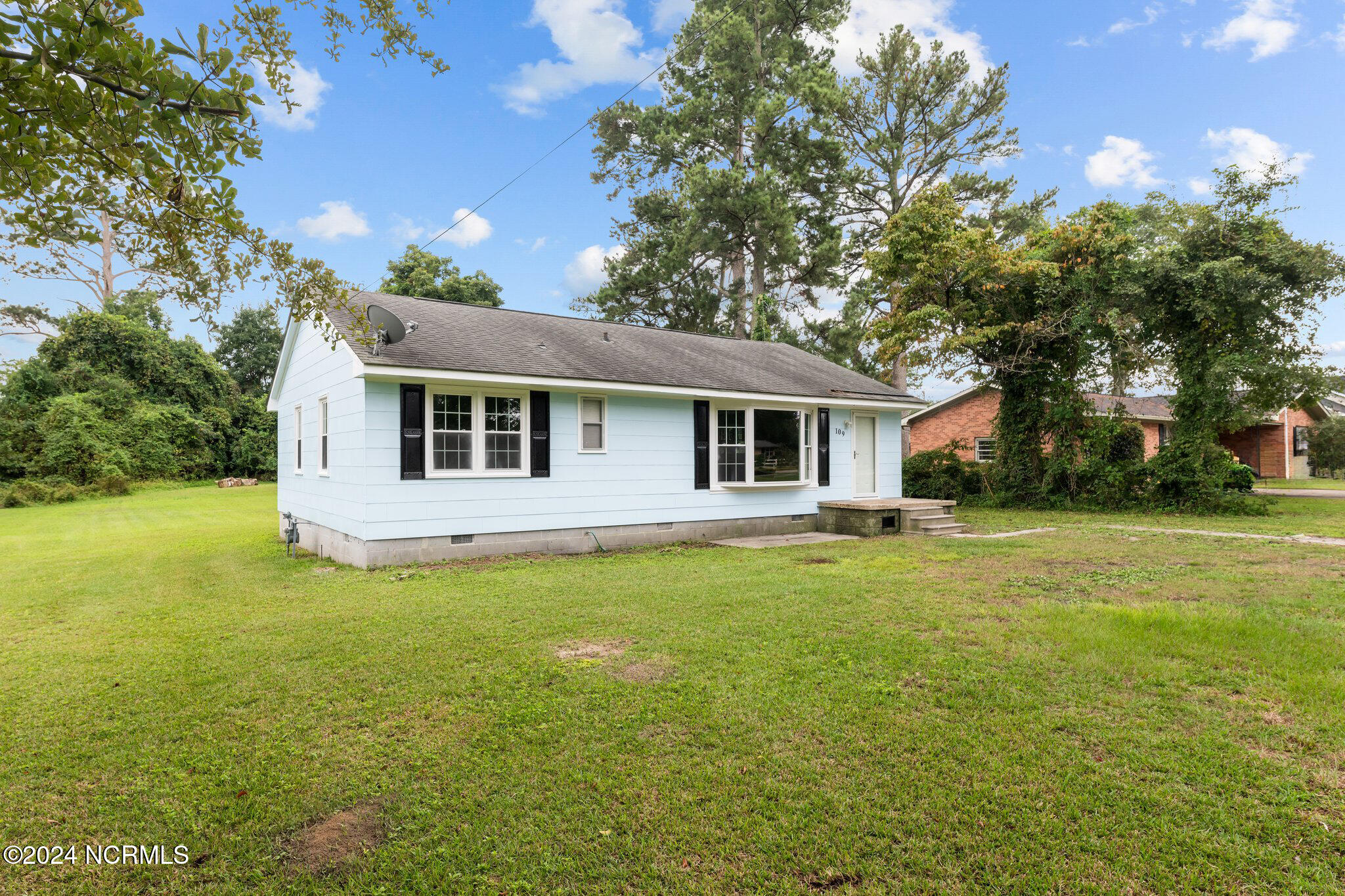 First Ave, New Bern, NC 28560