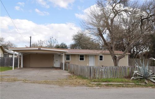 314 Peyton Ave, Alice, TX, 78332-4230 | Card Image