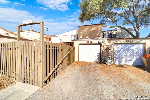 1922 Broken Oak St, San Antonio, TX, 78232-3128 | Card Image