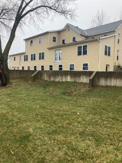 7284 W Sullivan Lane Lane, WASHINGTON, WI, 53566 | Card Image