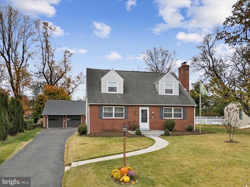 2142 Woodlawn Ave, GLENSIDE, PA, 19038-5330 | Card Image