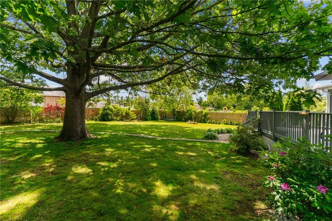35 Sachem Rd, House other with 3 bedrooms, 1 bathrooms and 2 parking in Riverside RI | Image 4