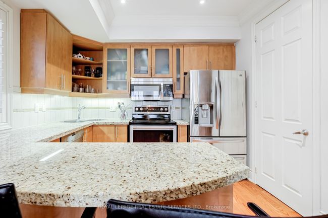 12 - 1968 Bloor St W, House attached with 3 bedrooms, 3 bathrooms and null parking in Toronto ON | Image 11