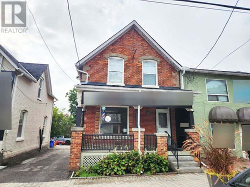 6391 Main St, Whitchurch Stouffville, ON, L4A1G4 | Card Image