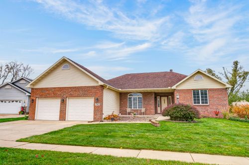 701 Lochmoore Dr, WAUNAKEE, WI, 53597-2265 | Card Image