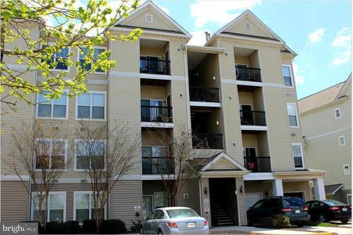 5117e-5117 Travis Edward Way, CENTREVILLE, VA, 20120-3064 | Card Image