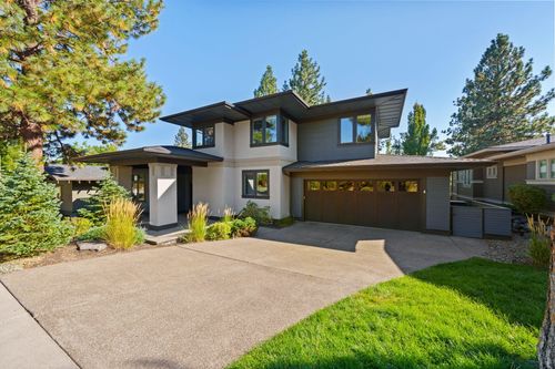 2240 Nw Lolo Dr, Bend, OR, 97703-7307 | Card Image