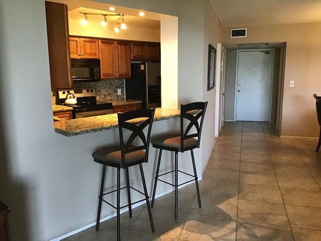 APT-608 - 2940 N Course Dr, Condo with 1 bedrooms, 2 bathrooms and null parking in Pompano Beach FL | Image 4
