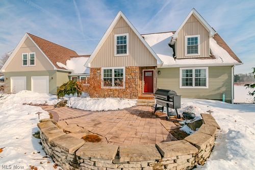 18919 Ravenna Rd, Chagrin Falls, OH, 44023-9175 | Card Image