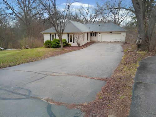 8046 Harvest Hill Dr, Roscoe, IL, 61073-7515 | Card Image