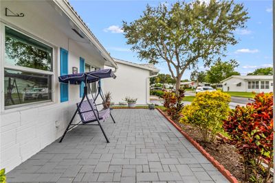 9021 Nw 13th St, House other with 3 bedrooms, 2 bathrooms and null parking in Plantation FL | Image 3