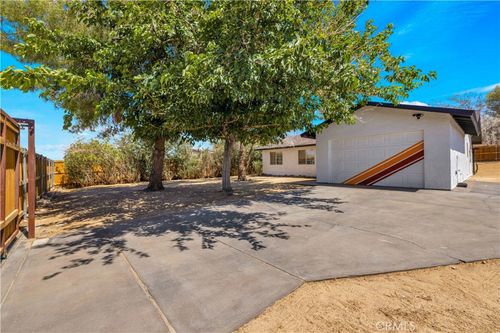 61493 Desert Air Rd, Joshua Tree, CA, 92252-2413 | Card Image
