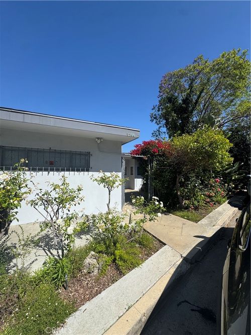 2266 Ronda Vista, Los Angeles, CA, 90027 | Card Image