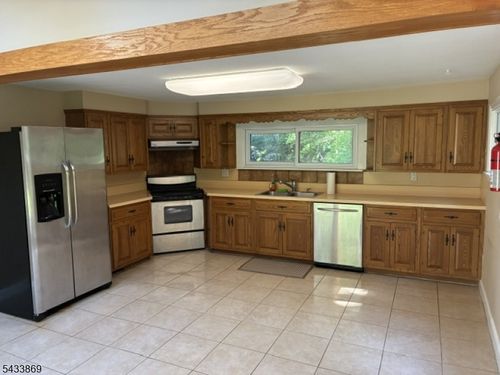 19 Crescent Rd, Wayne, NJ, 07470-6312 | Card Image