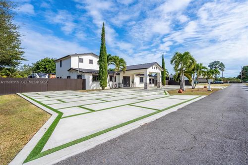 20221 Sw 318th St, Homestead, FL, 33030-5119 | Card Image