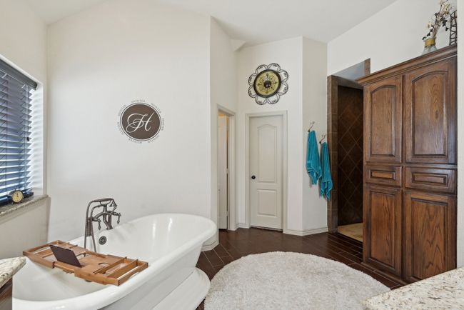 Master Bath | Image 17